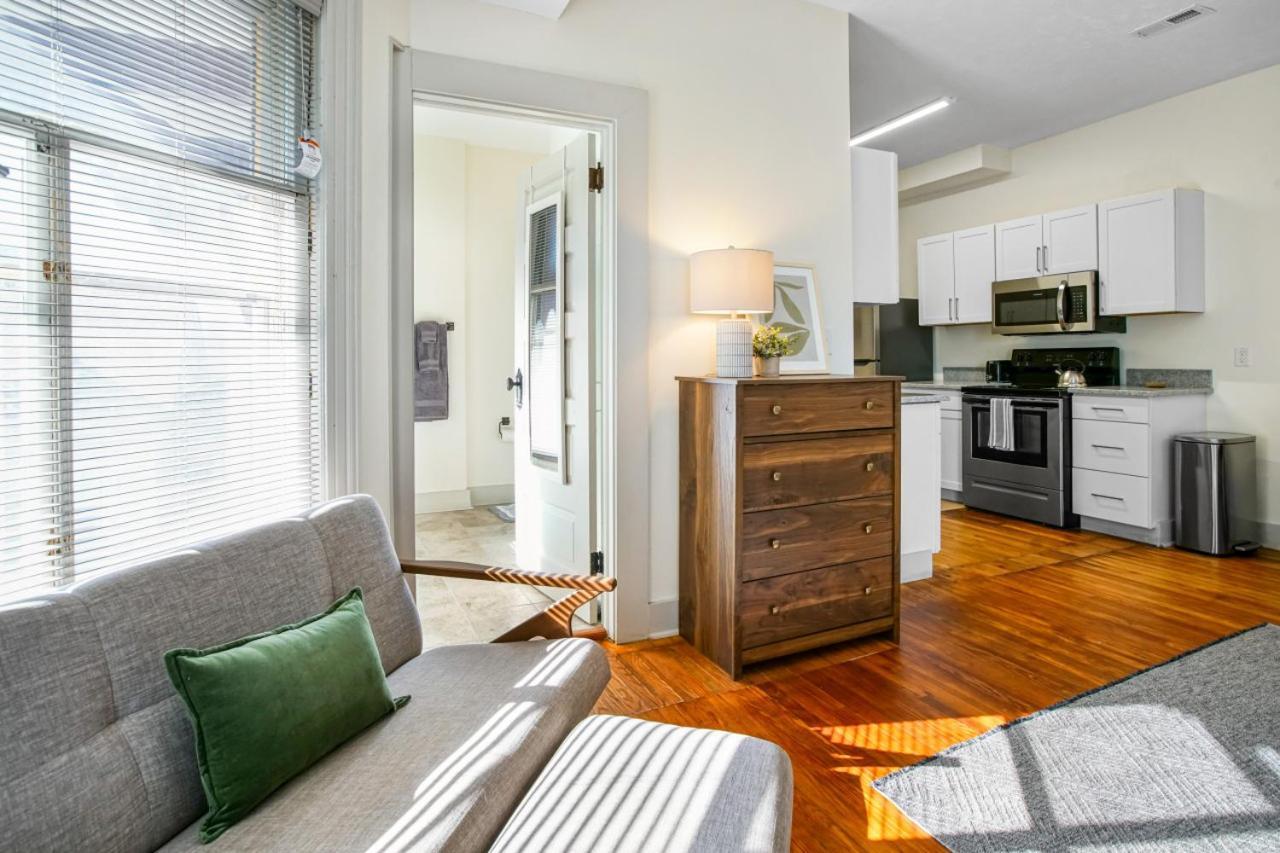 Victorian Cozy Retreat Steps To Clinic Hébergement de vacances *