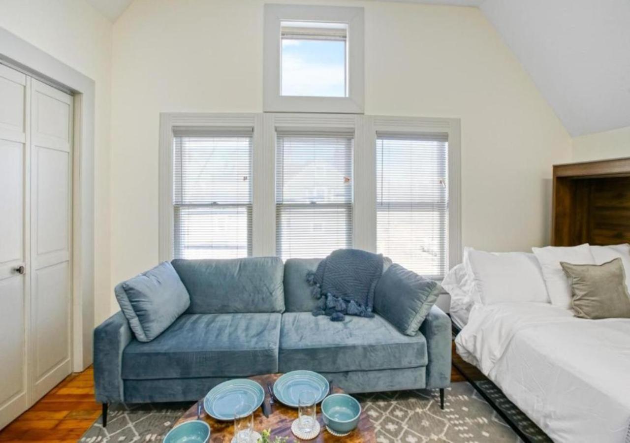 Victorian Cozy Retreat Steps To Clinic Cleveland